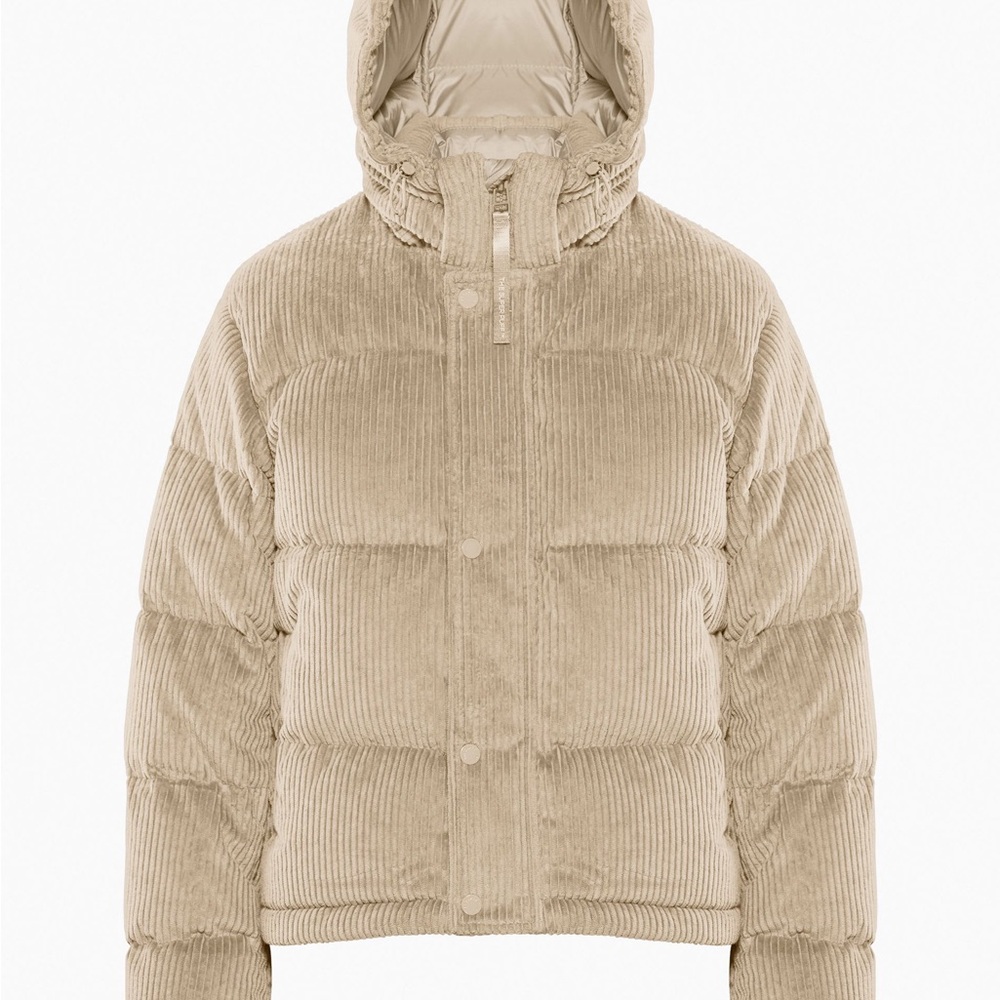 The Super Puff Cushcard Aritzia